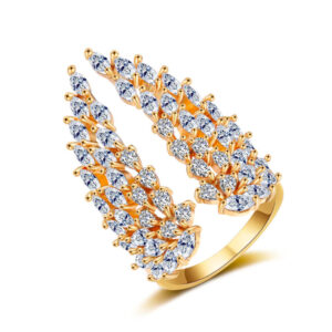 Engelenvleugel ring met kristallen goudkleurig